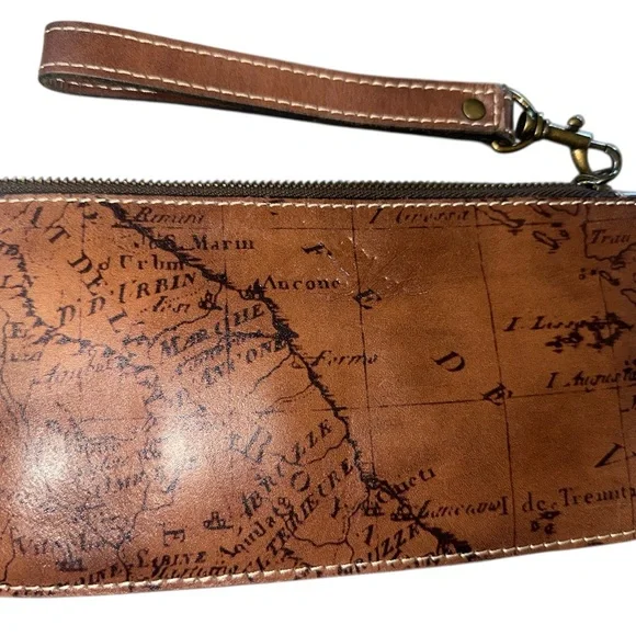 Patricia Nash Vintage Map Print Brown Leather Wristlet - Picture 2 of 3